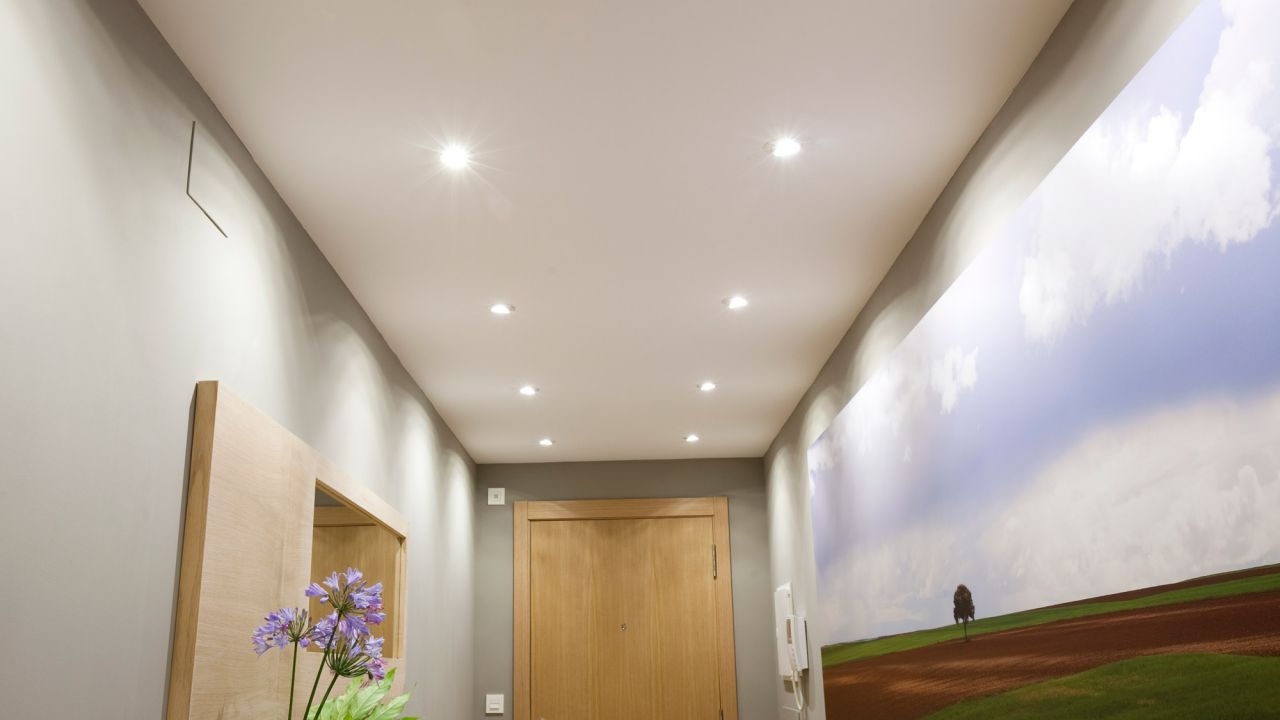 Dconfianza  Moderniza tu techo con cielo raso y luces led - Dconfianza